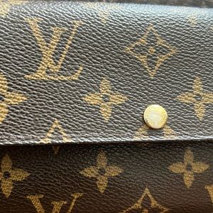 Louis Vuitton Monogram wallet